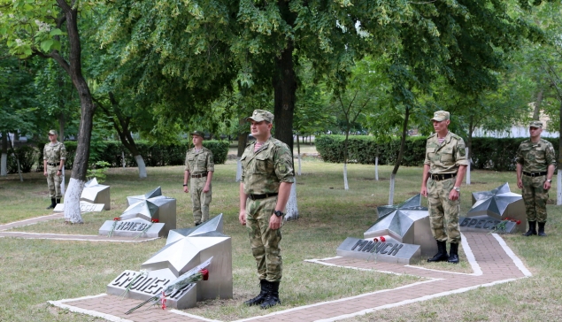 В Волгодонске возложили цветы к памятникам Великой Отечественной войны